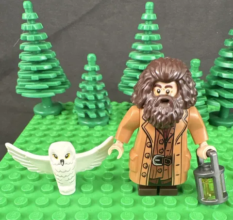 LEGO Harry Potter Rubeus Hagrid Minifigure Figure w/ Lantern & White Owl