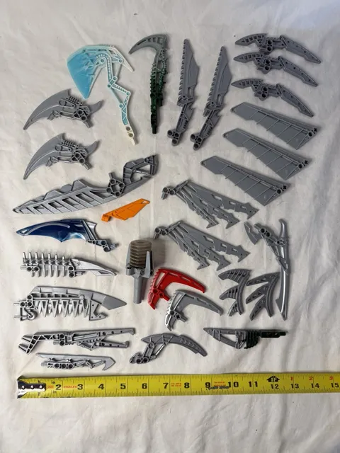 Lego Bionicle Weapons Lot 30 Assorted Pearl Light Gray Silver Blades Wings