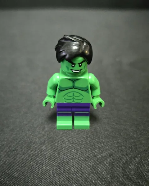 Lego Marvel Hulk Smile Grin Super Heroes W/Dark Purple Pants MiniFigure 