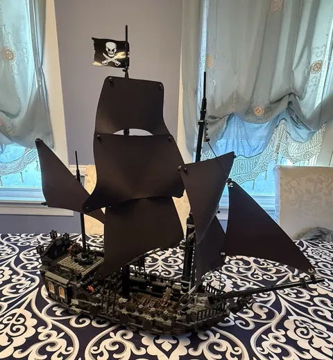 LEGO Pirates of the Caribbean - Black Pearl (4184) Complete w/box and manual