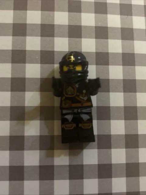 LEGO Ninjago Cole Jungle Robe minifigure Tournament of Elements 