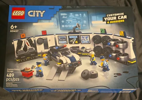 LEGO City Police Custom Police Garage 60457 489 pcs Customizable Set 6+