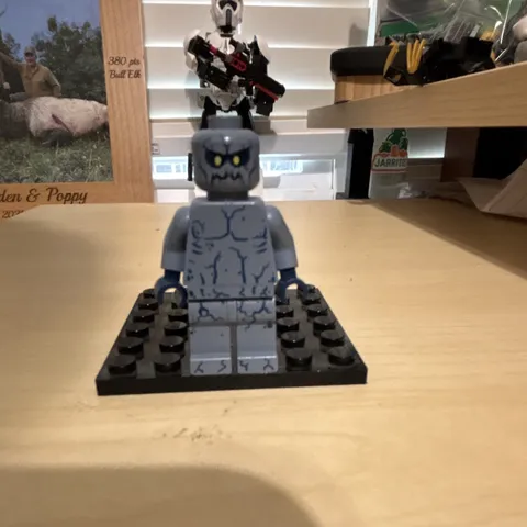 LEGO Monster Minifigure Gray Rock next knights