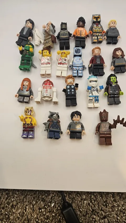 Huge LEGO Minifigure Lot Star Wars Marvel DC Ninjago Minecraft 22 pieces