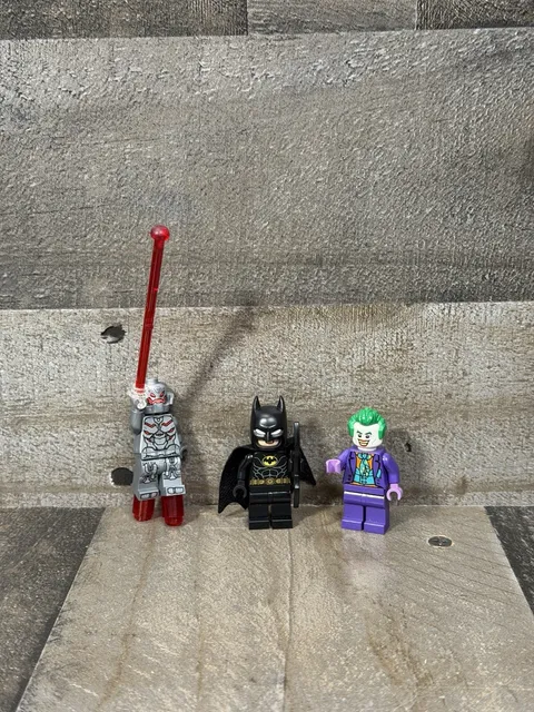 LEGO Batman Minifigure (SH0901) 2023 Batmobile vs The Joker Chase Set #76224