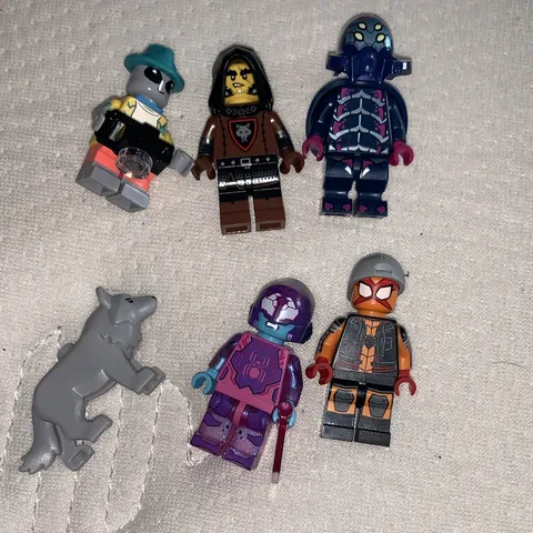 LEGO Minifigures Lot of 5 Good Condition 