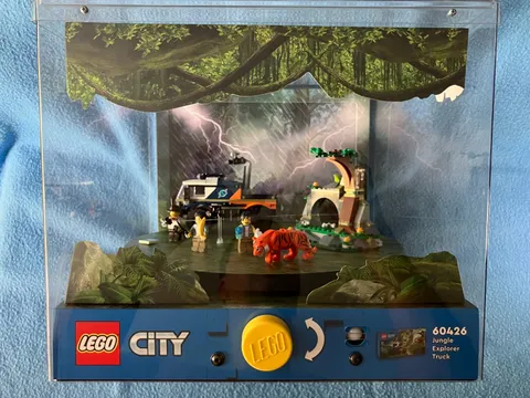 JUNGLE EXPLORER TRUCK Set LEGO #60426 Target Store Display Lego City Excellent