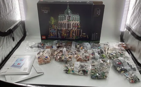 LEGO Icons: Boutique Hotel (10297) 21 bags booklet and base build included