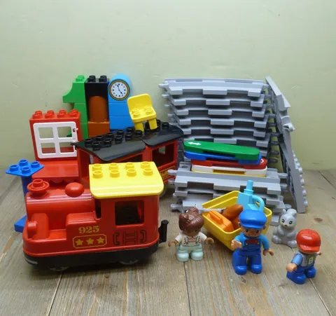 LEGO DUPLO 10874 Steam Train Set Tested Working 99% Complete Replacement Figure