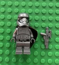 LEGO Star Wars Minifigure: Captain Phasma Pointed Mouth SW0904