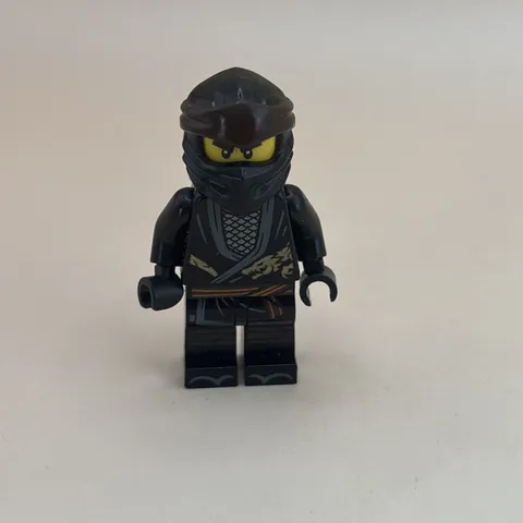 LEGO NINJAGO Legacy - Cole Minifigure (70670)