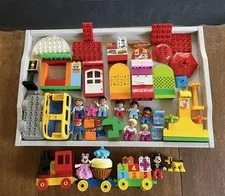 Lego DUPLO Disney Train Mickey,Minnie,Bus,Bakery 103 Pc Lot of Bricks 12 Figures