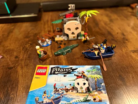 LEGO Pirates Treasure Island 70411
