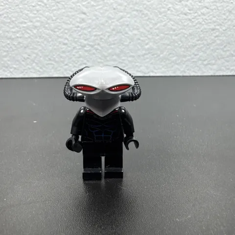 LEGO Black Manta SH0160 Minifigure Super Heroes Flat Silver Helmet Set 76027