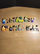 LEGO ~ Mixed Lot Of 10 Minifigures With Accessories ~ Race Week & Spectators 