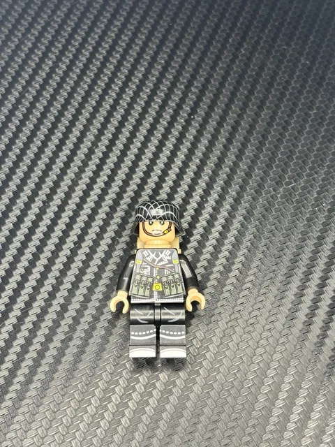 LEGO Minifigure soldier Black Outfit w/ Helmet and backpack