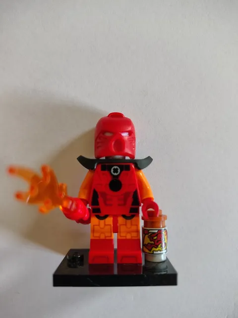 Lego mini figure series 29 Bionicle cosplayer Complete 