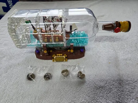 LEGO Ideas 92177 Ship In A Bottle found the neck Leviathan Schooner Sailboat