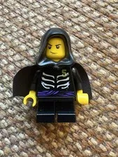 Lego njo0038 Lloyd Garmadon Minifigure Ninjago Rise of The Snakes Hood/Cape