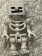 1 LEGO Minifigure - Minecraft / Skeleton w Cube Skull - No min011