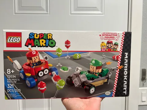 Brand new baby Mario vs baby Luigi Lego set