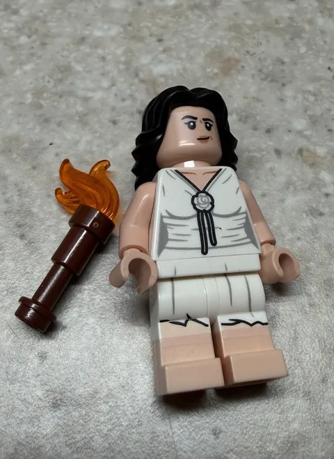 LEGO Indiana Jones Marion Ravenwood Minifigure From 2023 Escape Lost Tomb 77013