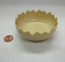 Lego Duplo DINOSAUR TAN EGG BASE w/ JAGGED EDGE Container Part 61236
