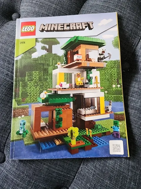 LEGO 21174 Minecraft The Modern Treehouse (INSTRUCTIONS ONLY) Preowned