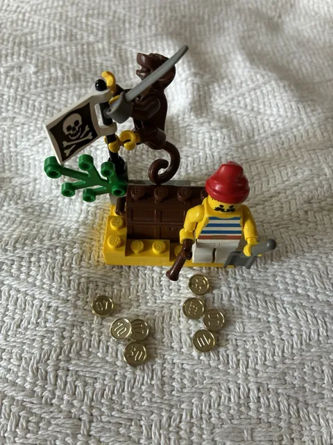Vintage Lego Pirates Buried Treasure Set 6235 Complete Minifigures 1989