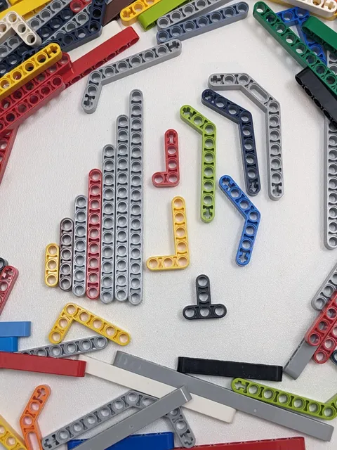 LEGO TECHNIC 100pcs Liftarms Studless Thick 1x3 1x5 1x7 1x9 Beams Bulk Lot