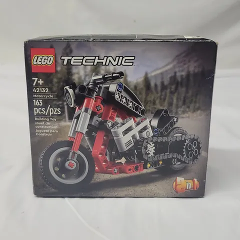 LEGO NEW! 2022 Technic Motorcycle 163 Pieces Model 42132 SEALED 2 in 1 