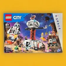 LEGO CITY: Space Base and Rocket Launchpad (60434) 4