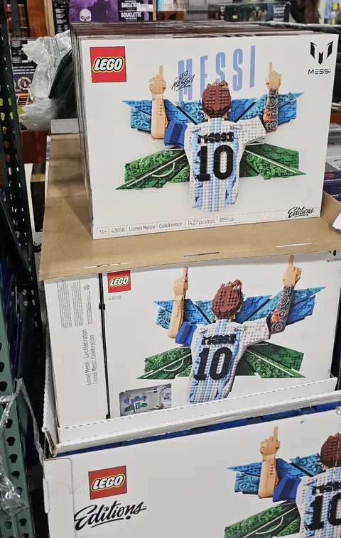 LEGO Editions Lionel Messi Celebration 43018 – 1,427 pcs – New In Box