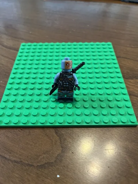Lego Custom Deathstroke with Sword - Super Heroes the Avengers Minifigures