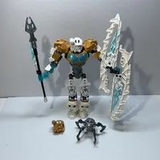 LEGO Bionicle Kopaka Master of Ice 70788 Complete with Both Masks & Skull Spider