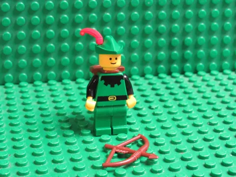 LEGO Castle Black Forestman Minifigure Plume Bow Basket backpack 6066 RF3