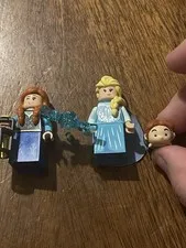 LEGO Disney Minifigures Elsa & Anna Limited Edition Lot of 2 w/ Accessories