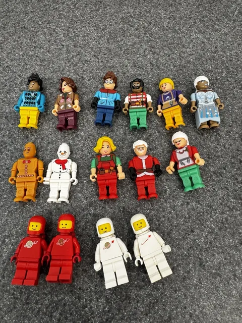 LEGO Minifigures Lot of 15 Including Vintage Astronauts