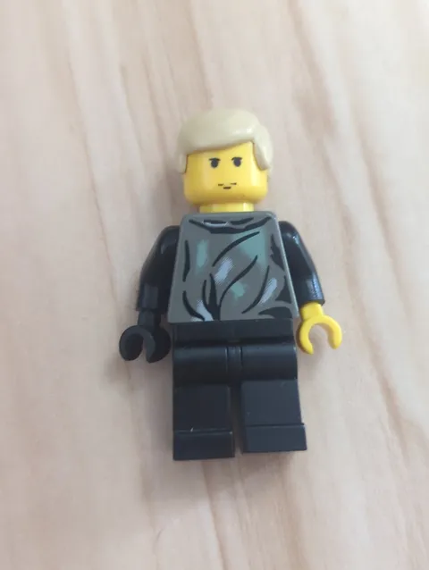 LEGO Star Wars Endor Yellow Luke Skywalker Minifigure (7128)