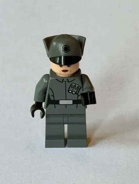 LEGO star wars minifigure Sw0665 Female First Order Officer