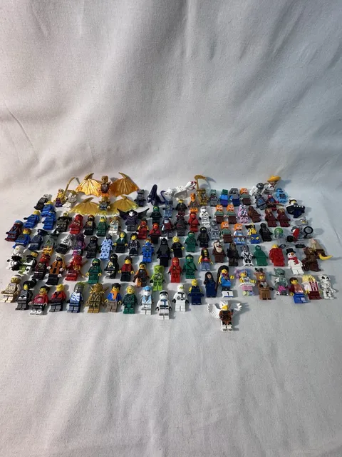 Huge Lego Minifigure Lot. Legs, Torsos, Heads, Weapons, Accessories Etc