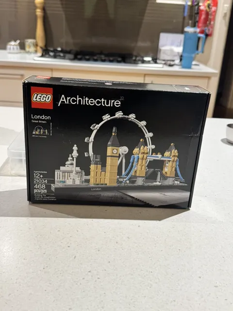 LEGO ARCHITECTURE: London Skyline 21034 - 100% Complete with Box