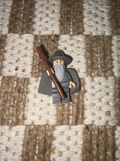LEGO Lord of the Rings Gandalf Minifigure with Staff & Cape Figurine