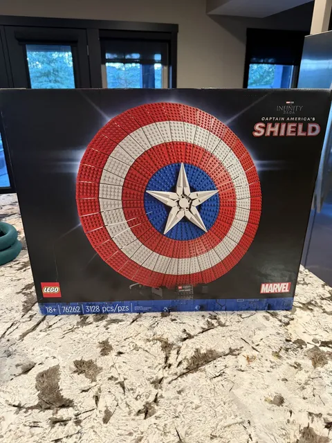 LEGO Marvel Super Heroes: Captain America's Shield 76262 New Sealed 