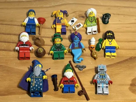 Lego Minifigure Lot Of 10: Gnome, Robot, Wizard, Leprechaun, Genie, Jester ++