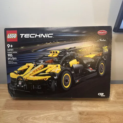 LEGO Technic Bugatti Bolide 42151 Pull Back Complete Set 905 pcs  damaged box