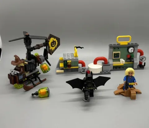 LEGO The LEGO Batman Movie: Scarecrow Fearful Face-off 70913 plus bonus builds
