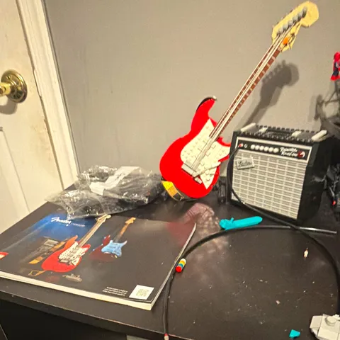 LEGO Fender Stratocaster Guitar 98% Incomplete