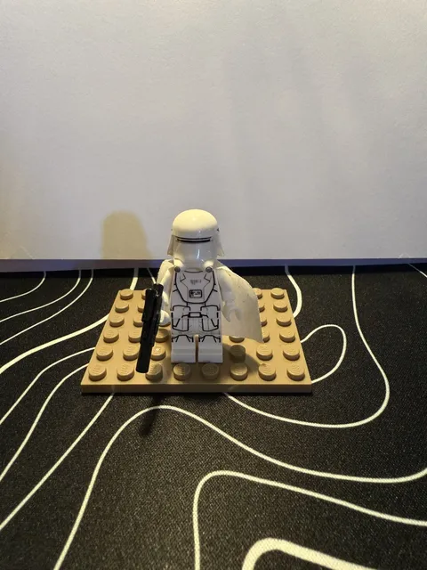 LEGO Star Wars First Order Snowtrooper Minifigure sw1053 with Cape 75249