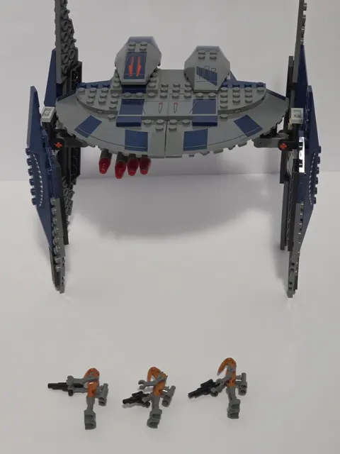 LEGO Star Wars Hyena Droid Bomber 8016 RETIRED Set with Droid Minifigures